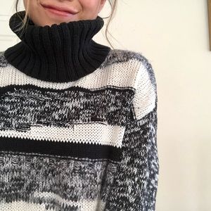 Jessica Simpson Turtle Neck